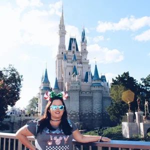 Rachel in front of the castle